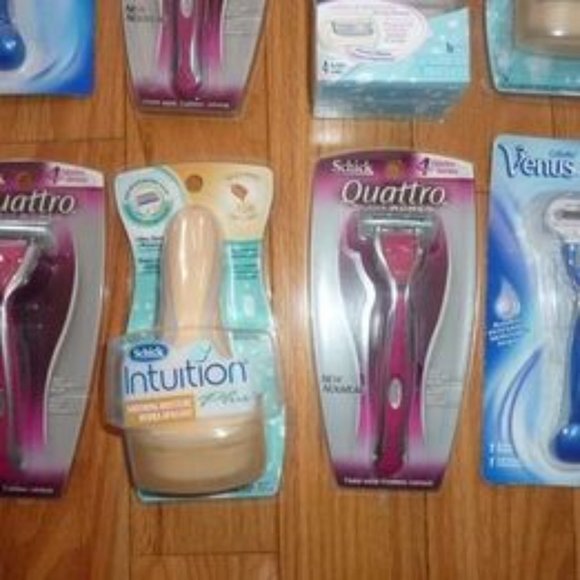 Ladies Gillette and Schick Razors  TAKE ALL FOR ONE LOT DEAL!! - Picture 6 of 6